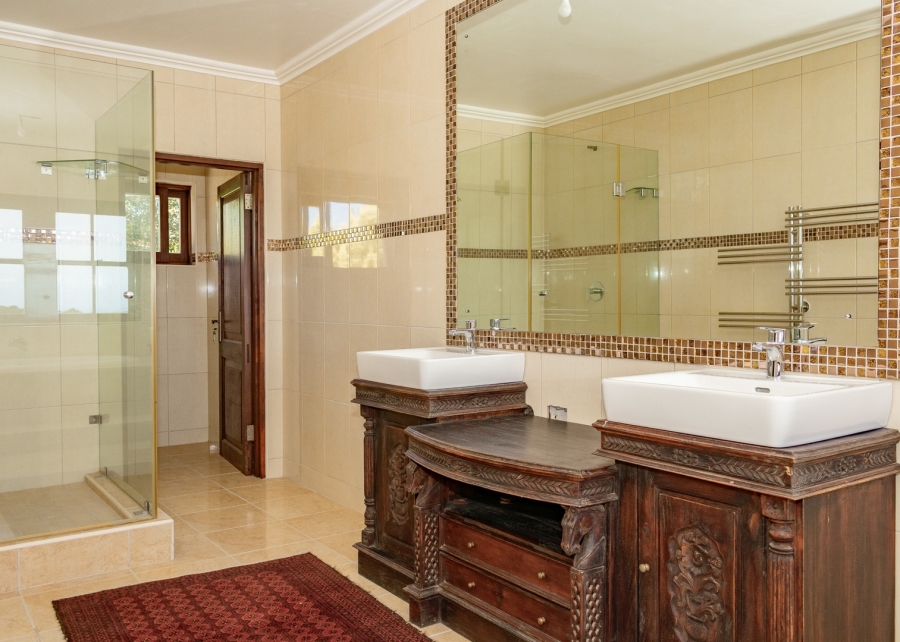 8 Bedroom Property for Sale in Colleen Glen Eastern Cape